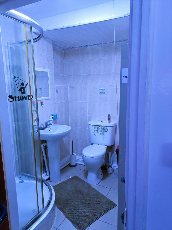 Homestay Bedspace Бирмингем Экстерьер фото