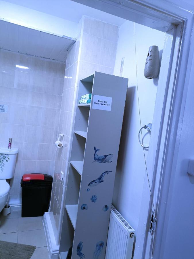 Homestay Bedspace Бирмингем Экстерьер фото