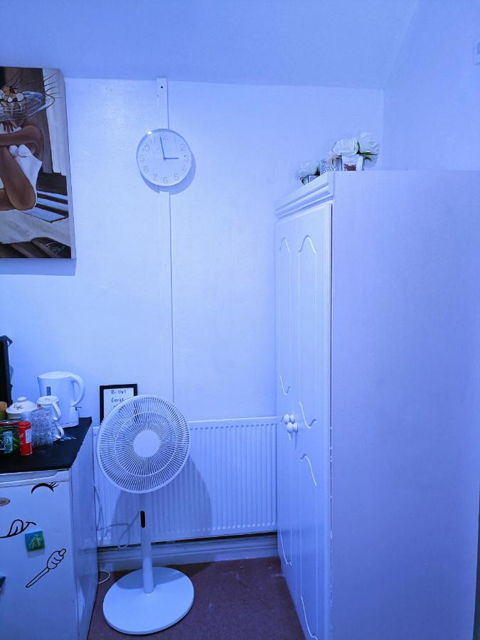 Homestay Bedspace Бирмингем Экстерьер фото