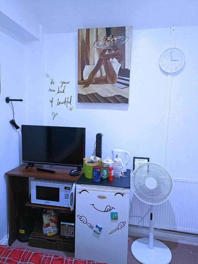 Homestay Bedspace Бирмингем Экстерьер фото
